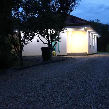 Little Aria Semesterbostad *